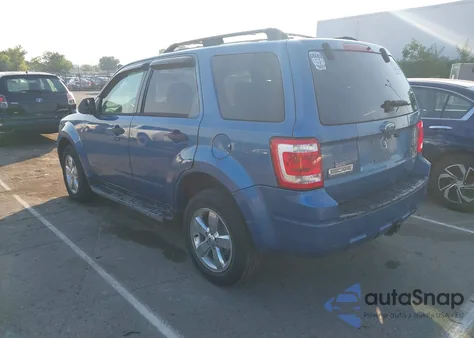 2009 Ford Escape Xlt z USA, uszkodzony, nr VIN 1FMCU03G99KA35644